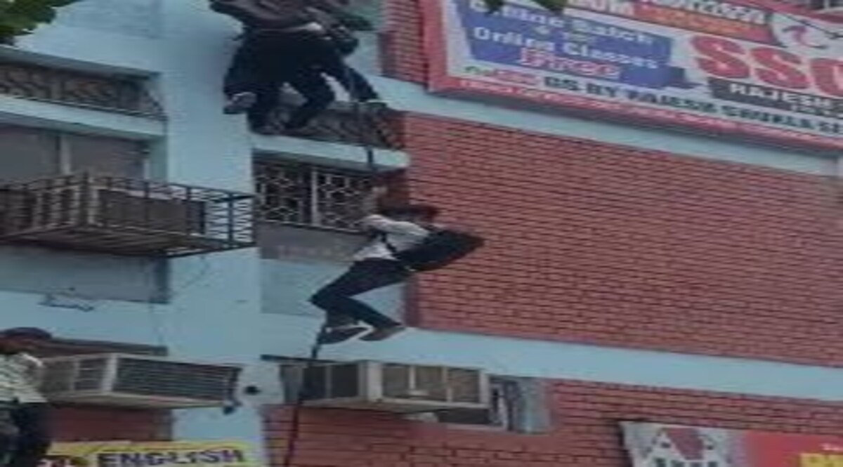 Delhi: कोचिंग सेंटर में लगी आग को लेकर हाईकार्ट सख्त Delhi Mukherjee Nagar Fire incident