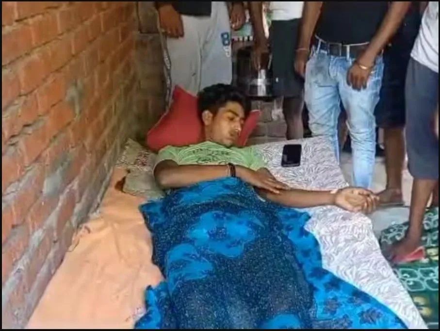 शादी शुदा महिला ने बॉयफ्रेंड को मिलने के लिए बुलाया, प्रेमी की बेवफाई से गुस्साई और काट डाला प्राइवेट पार्ट शादी शुदा महिला ने बॉयफ्रेंड को मिलने के लिए बुलाया, प्रेमी की बेवफाई से गुस्साई और काट डाला प्राइव...