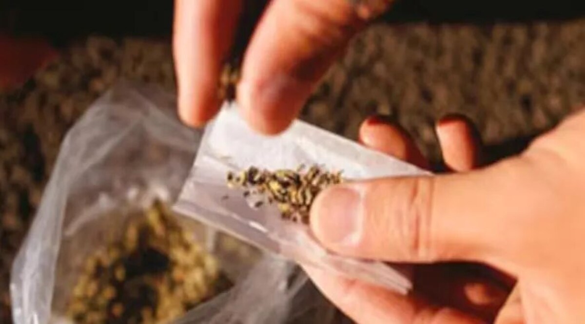 दिल्ली में ड्रग्स तस्करों का भंडाफोड़, 8 करोड़ की हीरोइन बरामद जांच में जुटी पुलिस