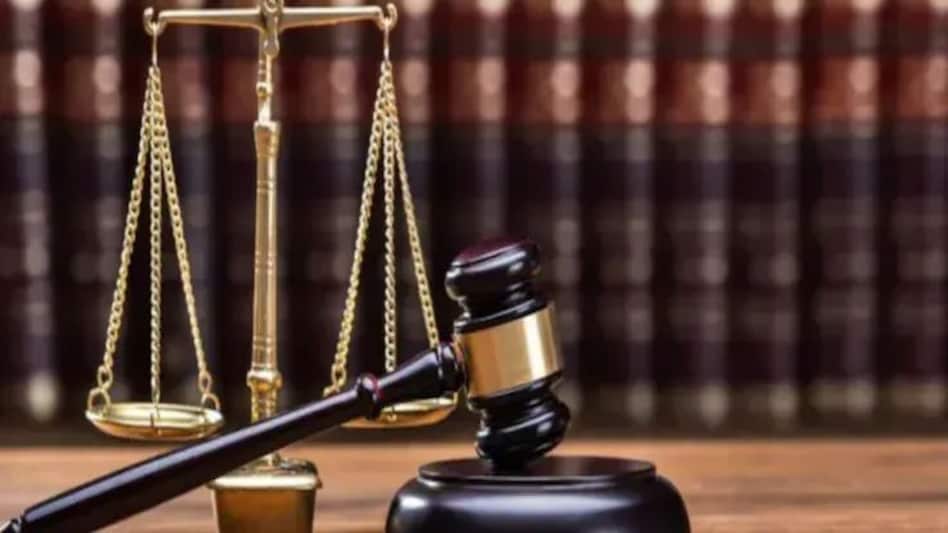 6 साल पहले बाप बेटे ने की थी गला काट के हत्या, पिता पुत्र समेत चार को आजीवन कारावास 6 साल पहले बाप बेटे ने की थी गला काट के हत्या, पिता पुत्र समेत चार को आजीवन कारावास