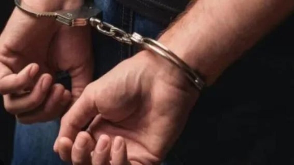 UP Conversion Case: बलपूर्वक धर्मांतरण कराने के आरोप में आठ लोग गिरफ्तार UP Conversion Case: बलपूर्वक धर्मांतरण कराने के आरोप में आठ लोग गिरफ्तार