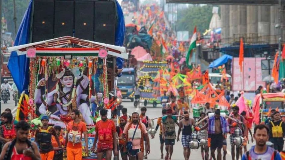 मेरठ में हाईटेंशन लाइन से टकराया कांवड़ियों का डीजे, 6 की दर्दनाक मौत, कई अस्पताल में भर्ती मेरठ में हाईटेंशन लाइन से टकराया कांवड़ियों का डीजे, 6 की दर्दनाक मौत, कई अस्पताल में भर्ती