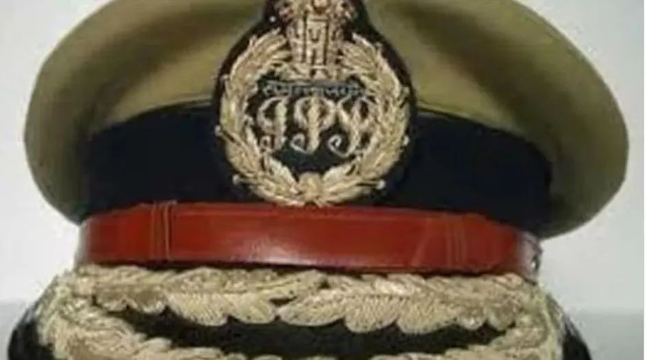 लखनऊ के पार्क में IPS अफसर पर मॉर्निंग वॉक के दौरान पीछा करने का आरोप लगा लड़की ने किया हंगामा, आखिर में आया बड़ा ट्विस्ट ips