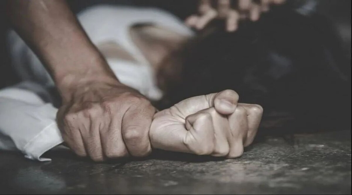 पति को खूंटे से बांधा, फिर उसके सामने ही 3 लोगों ने पत्नी के साथ बारी-बारी से बलात्कार किया Crime News