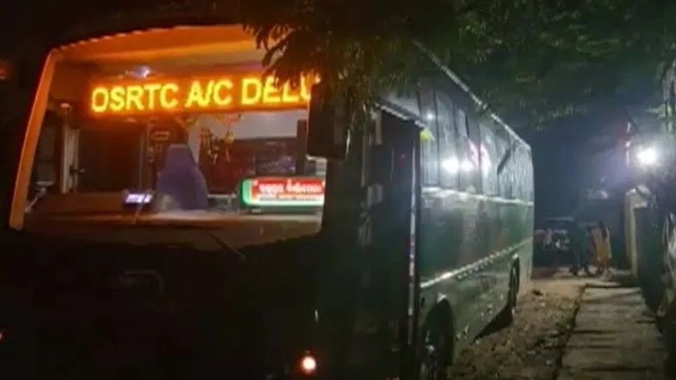 बस में सवार होने वाली महिला अगर पहली यात्री है तो उसे नहीं रोकें: ओडिशा महिला आयोग बस में सवार होने वाली महिला अगर पहली यात्री है तो उसे नहीं रोकें: ओडिशा महिला आयोग