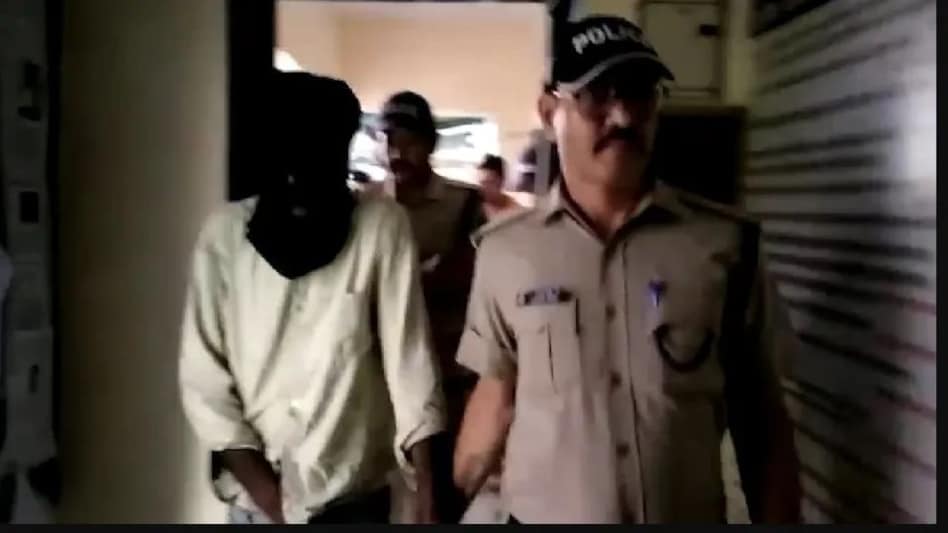 बीवी की हत्या, साली से रेप और बच्चे... साइको किलर ने अपनों के साथ की हैवानियत बीवी की हत्या, साली से रेप और बच्चे... साइको किलर ने अपनों के साथ की हैवानियत