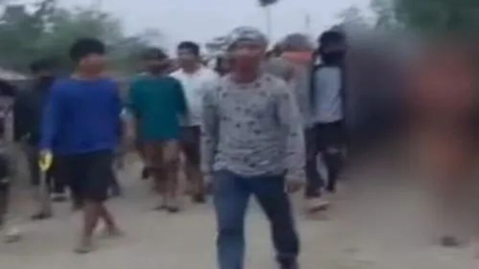 Manipur Clash: मणिपुर पीड़िता पहुंची सुप्रीम कोर्ट, मामले की सुनवाई आज Manipur Clash: मणिपुर पीड़िता पहुंची सुप्रीम कोर्ट, मामले की सुनवाई आज