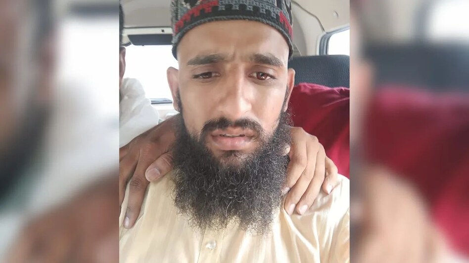 हिज्बुल मुजाहिदीन का संदिग्ध आतंकी गिरफ्तार, पाकिस्तान में ट्रेनिंग का था प्लान हिज्बुल मुजाहिदीन का संदिग्ध आतंकी गिरफ्तार, पाकिस्तान में ट्रेनिंग का था प्लान