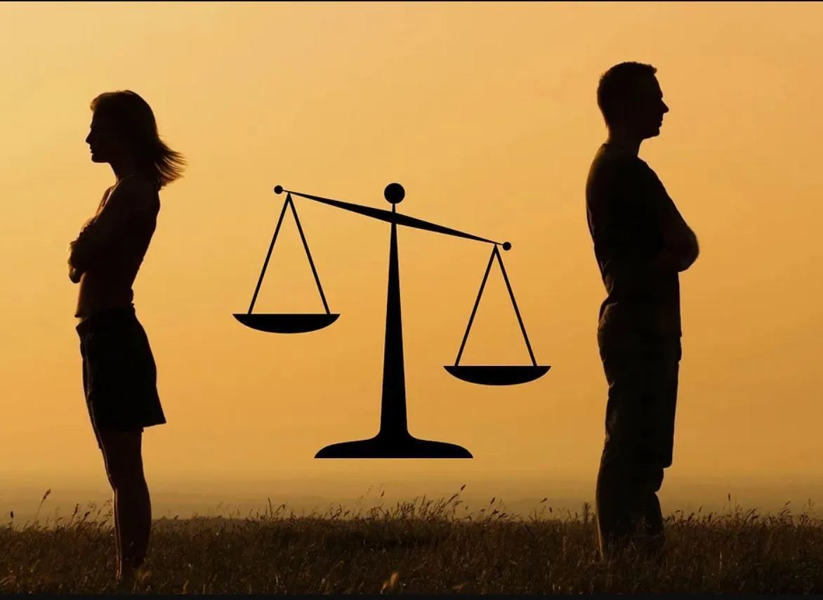 38 साल की लड़ाई के बाद पहली पत्नी से मिला तलाक, बच्चों की शादी के बाद आया फैसला 38 साल की लड़ाई के बाद पहली पत्नी से मिला तलाक, बच्चों की शादी के बाद आया फैसला