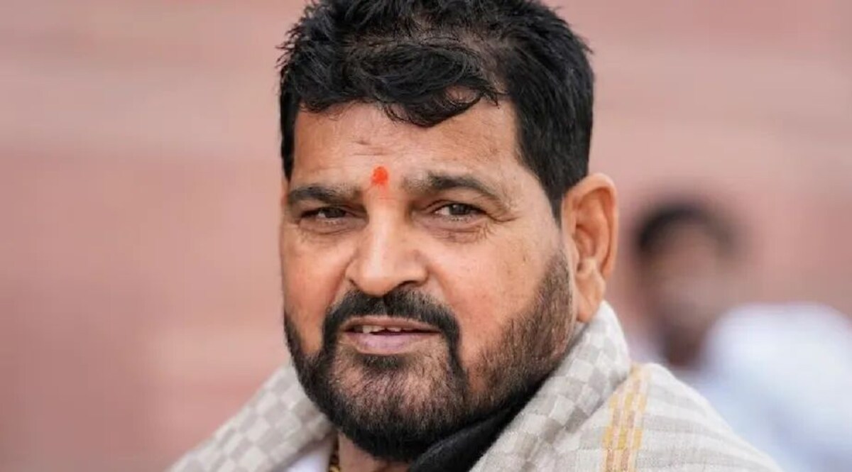बिना यौन मंशा के किसी महिला को गले लगाना कोई अपराध नहीं है: बृजभूषण शरण सिंह बृजभूषण शरण सिंह