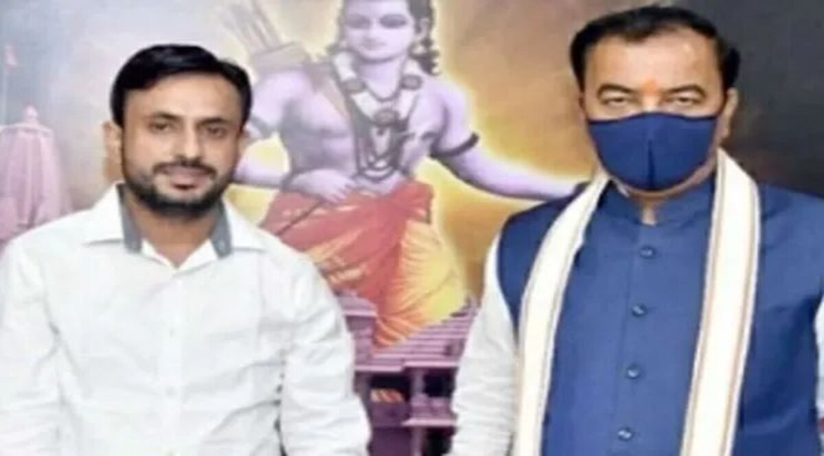 सरेशाम बीजेपी किसान नेता की गोली मारकर हत्या, CCTV में कैद हो गए बाइक सवार हमलावर अनुज चौधरी बीजेपी के बड़े नेता केशव प्रसाद मौर्या के साथ