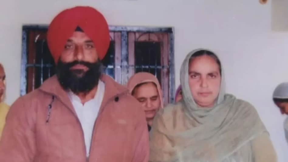 घर में अकेले रह रहे पति-पत्नी की हत्या, विदेश में बेटा, तीन दिन बाद खुला राज़ घर में अकेले रह रहे पति-पत्नी की हत्या, विदेश में बेटा, तीन दिन बाद खुला राज़