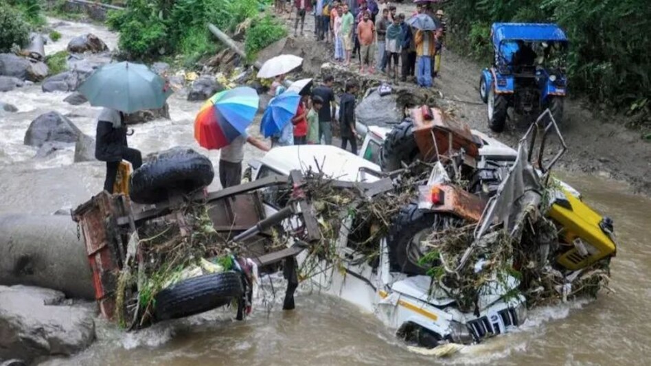 शिमला में शिव मंदिर के मलबे से एक और शव बरामद, मृतक संख्या 52 हुई शिमला में शिव मंदिर के मलबे से एक और शव बरामद, मृतक संख्या 52 हुई