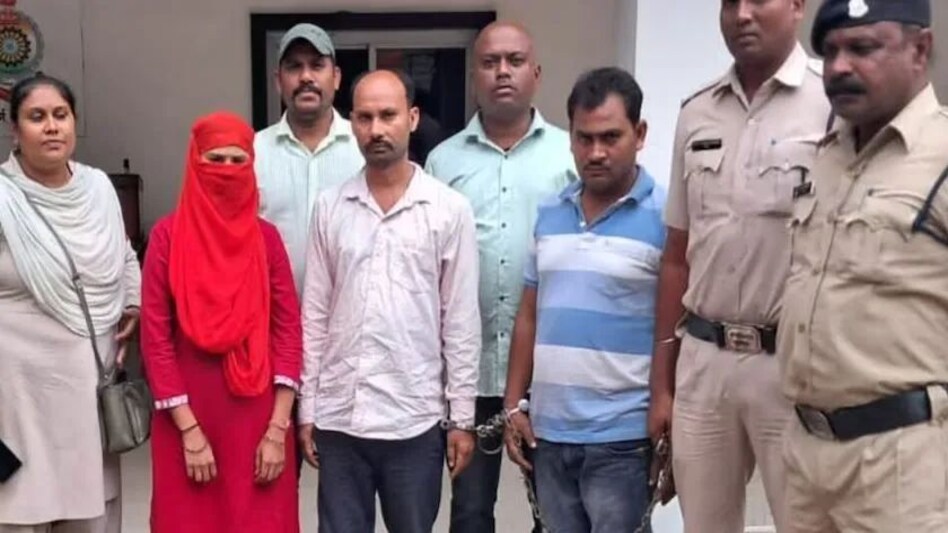 छत्तीसगढ़: प्रेमी ने प्रेमिका को पाने के लिए ऐसी साजिश रची जो कभी आपने सोचा भी नहीं होगा... छत्तीसगढ़: प्रेमी ने प्रेमिका को पाने के लिए ऐसी साजिश रची जो कभी आपने सोचा भी नहीं होगा...