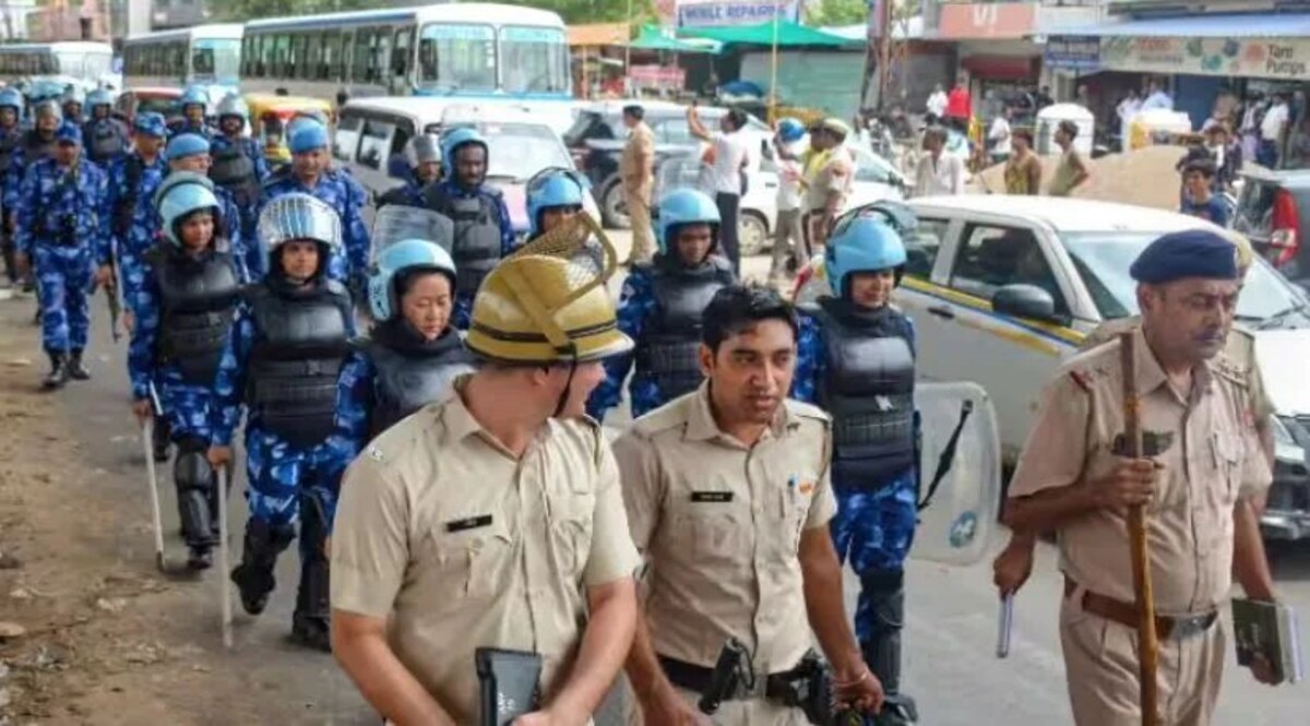 नूंह को 1900 पुलिसवाले और अर्धसैनिक बलों की 24 कंपनियों ने घेरा हरियाणा के नूंह में पुलिस का तगड़ा बंदोबस्त