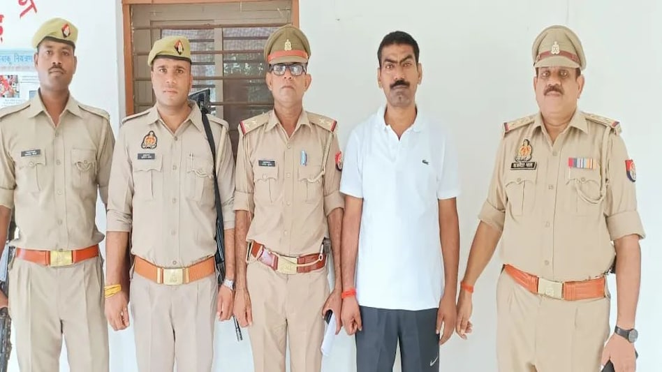 डकैती के केस में सपा का कार्यवाहक जिलाध्यक्ष गिरफ्तार, हत्या व लूट समेत 21 मुकदमे दर्ज डकैती के केस में सपा का कार्यवाहक जिलाध्यक्ष गिरफ्तार, हत्या व लूट समेत 21 मुकदमे दर्ज