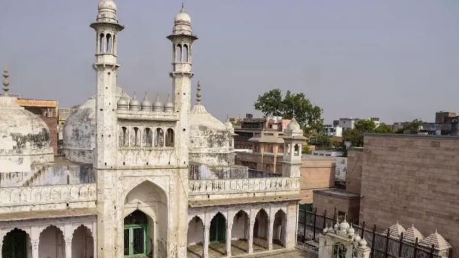 ज्ञानवापी-श्रृंगार गौरी मामला : ‘शिवलिंग’ छोड़कर वजूखाने के बाकी हिस्से के एएसआई सर्वे के लिए नयी अर्जी दाखिल ज्ञानवापी-श्रृंगार गौरी मामला : ‘शिवलिंग’ छोड़कर वजूखाने के बाकी हिस्से के एएसआई सर्वे के लिए नयी अ...