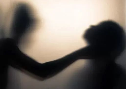 आगरा मे अवैध संबंधों के शक में पत्नी की हत्या, पति ने थाने में किया सरेंडर जांच में जुटी पुलिस