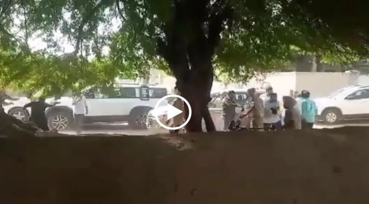 Video: शिरोमणि अकाली दल के अध्यक्ष सुखबीर सिंह बादल के काफिले पर पथराव, वीडियो वायरल जांच में जुटी पुलिस