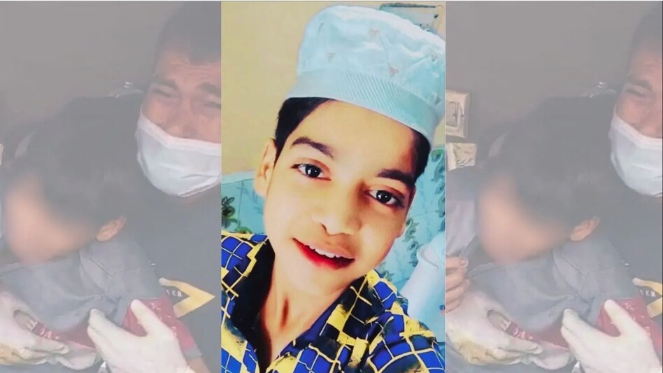 Viral News: कुत्ते के काटने से फैला इंफेक्शन, पिता की गोद में तड़प-तड़पकर हुई बच्चे की मौत Viral News: कुत्ते के काटने से फैला इंफेक्शन, पिता की गोद में तड़प-तड़पकर हुई बच्चे की मौत