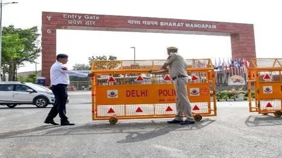 दिल्ली: तिब्बतियों के विरोध प्रदर्शन की आशंका को लेकर मजनू का टीला इलाके में सुरक्षा बढ़ाई गई दिल्ली: तिब्बतियों के विरोध प्रदर्शन की आशंका को लेकर मजनू का टीला इलाके में सुरक्षा बढ़ाई गई