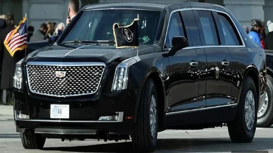 'द बीस्ट' इसलिए है दुनिया में 'द बेस्ट'? जेम्स बॉन्ड की कार भी इसके आगे फेल, चलता फिरता अभेद्य किला है बाइडन की कार 'द बीस्ट' इसलिए है दुनिया में 'द बेस्ट'? जेम्स बॉन्ड की कार भी इसके आगे फेल, चलता फिरता अभेद्य किला...