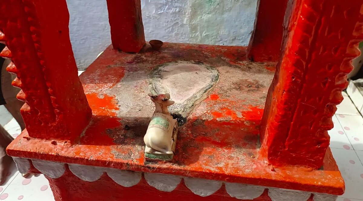 मंदिर से शिवलिंग की चोरी, पूजा करने आए श्रद्धालु शिवलिंग गायब होने से हुए हैरान जाँच में जुटी पुलिस