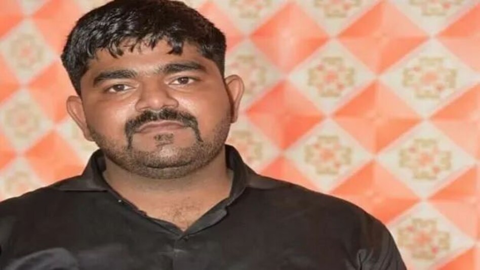 गौरक्षक मोनू मानेसर पकड़ा गया, राजस्थान पुलिस के हवाले करने से पहले कहीं फिसल न जाए? गौरक्षक मोनू मानेसर पकड़ा गया, राजस्थान पुलिस के हवाले करने से पहले कहीं फिसल न जाए?