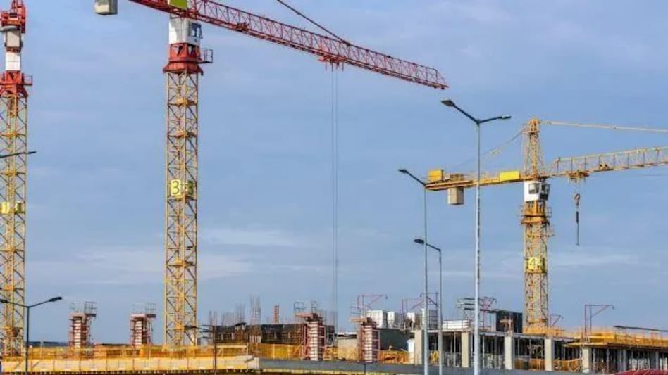 G Noida Lift Fallen: ग्रेटर नोएडा में लिफ्ट गिरने से चार लोगों की मौत G Noida Lift Fallen: ग्रेटर नोएडा में लिफ्ट गिरने से चार लोगों की मौत