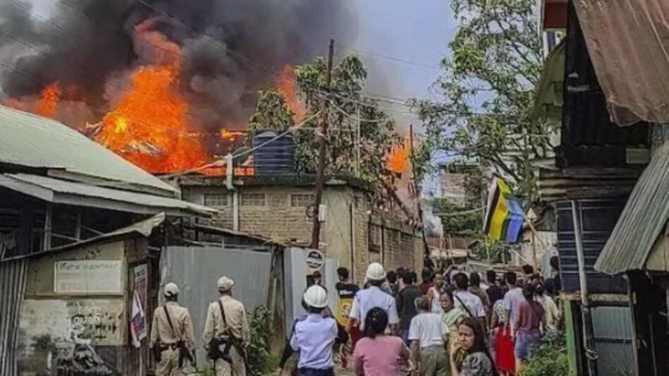 मणिपुर हिंसा: पिछले चार महीने में 175 लोगों की मौत, 1100 लोग घायल मणिपुर हिंसा: पिछले चार महीने में 175 लोगों की मौत, 1100 लोग घायल