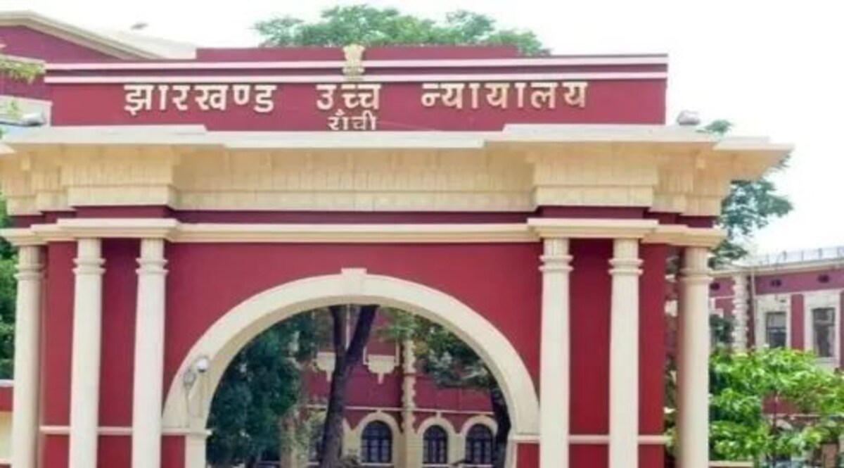 बजरंग दल के नेता के परिजन के साथ ‘मारपीट’ करने वाले पुलिसकर्मियों के खिलाफ मामला दर्ज करने के आदेश Jharkhand High Court News