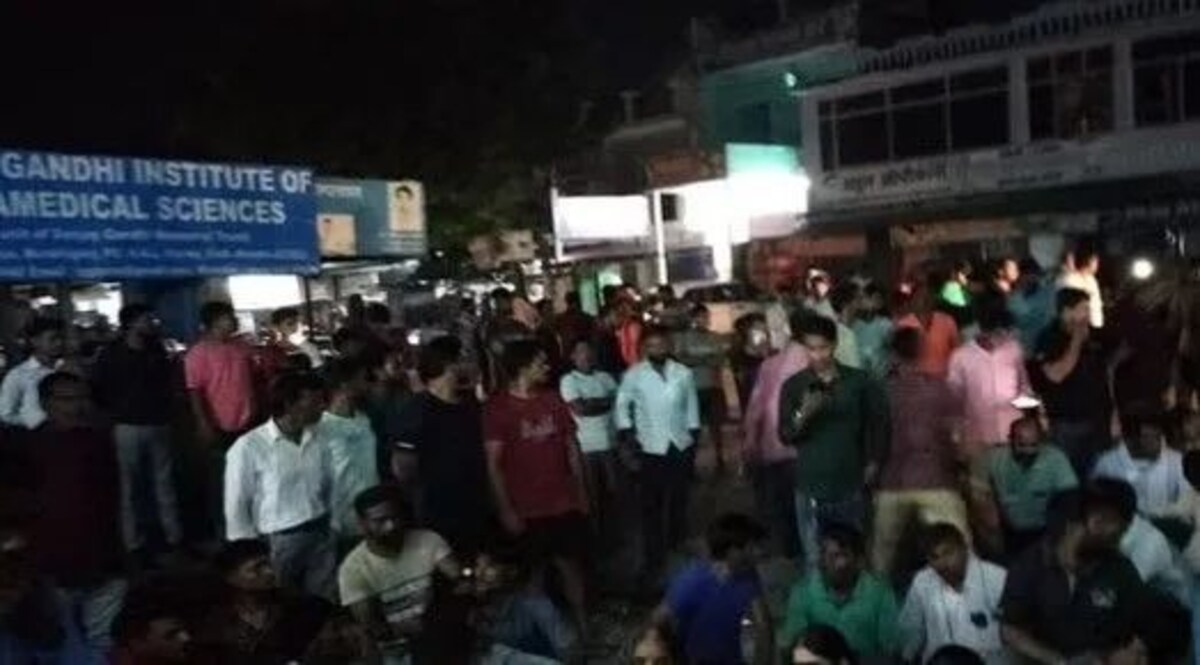 UP News : अमेठी में इलाज में लापरवाही से महिला की मौत, लाश रखकर विरोध, CEO समेत 4 पर FIR दर्ज crime news