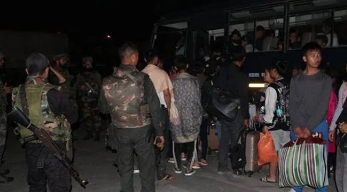 मणिपुर में सेना की वर्दी पहन हथियार लेकर घूम रहे थे आरोपी, पांच लोग गिरफ्तार जांच में जुटी पुलिस