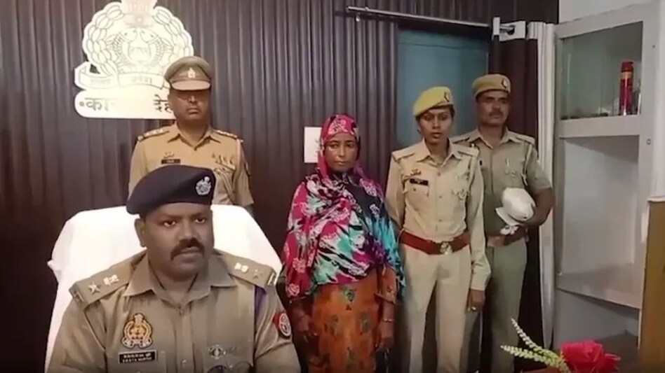 बच्चों के झगड़े में महिला ने बच्चे को चाकू से गोद डाला, हथौड़ा मार कर की हत्या, ये खुलासा चौंका देगा! बच्चों के झगड़े में महिला ने बच्चे को चाकू से गोद डाला, हथौड़ा मार कर की हत्या, ये खुलासा चौंका देग...