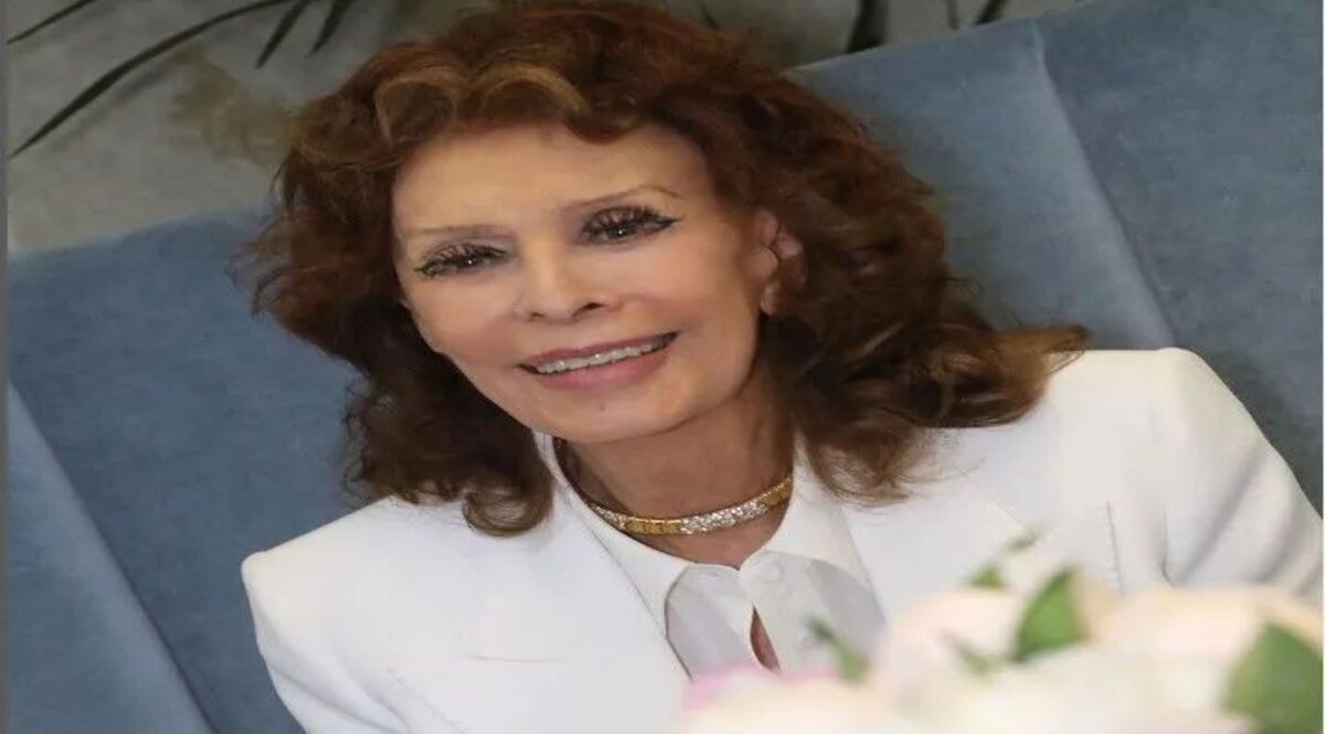 मशहूर इतालवी अभिनेत्री सोफिया लॉरेन घर के बाथरूम में गिरकर घायल,करानी पड़ी इमरजेंसी सर्जरी Hollywood Italian Actress Sophia Loren