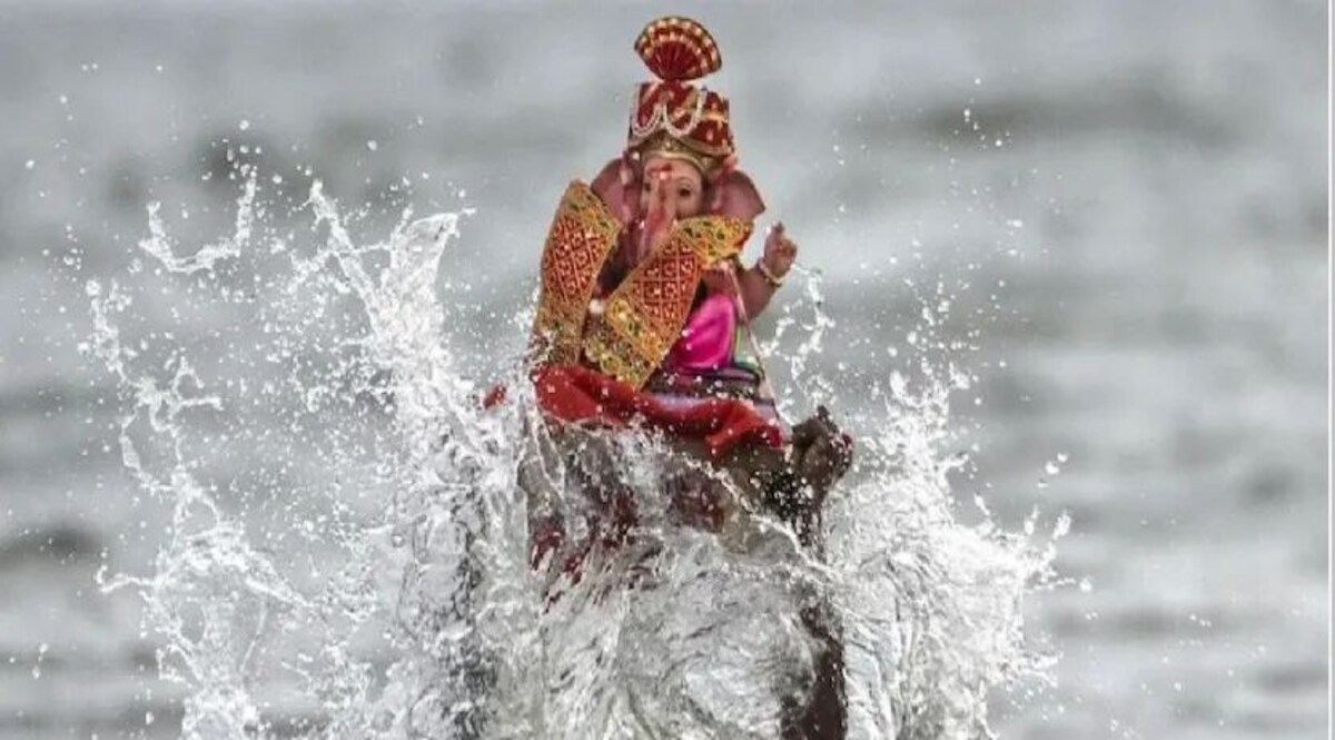 मुंबई पुलिस ने की गणेश मूर्ति विसर्जन की भव्य तैयारी, 19,000 से अधिक जवानों की तैनाती 19,000 से अधिक जवानों की तैनाती