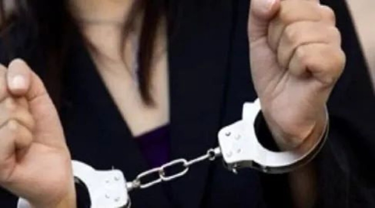 छात्र को उसके अल्पसंख्यक समुदाय के सहपाठी से थप्पड़ लगवाने वाली शिक्षिका गिरफ्तार सांकेतिक तस्वीर