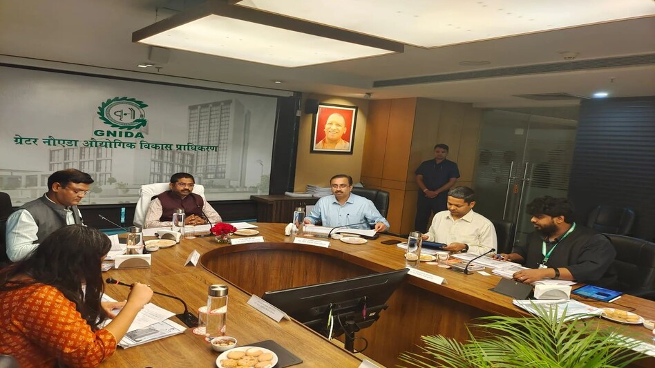 ग्रेटर नोएडा प्राधिकरण में बकाया है तो होशियार, बकाया ना देने वाले प्राधिकरण के बड़े बकाएदारों पर होगी सख्त कार्रवाई ग्रेटर नोएडा प्राधिकरण में बकाया है तो होशियार, बकाया ना देने वाले प्राधिकरण के बड़े बकाएदारों पर हो...