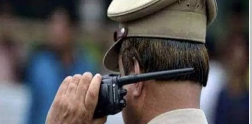 यूपी में ठेकेदार से कमीशन नहीं मिलने पर भाजपा नेता ने खुदवायी आधा किलोमीटर सड़क, मामला दर्ज यूपी में ठेकेदार से कमीशन नहीं मिलने पर भाजपा नेता ने खुदवायी आधा किलोमीटर सड़क, मामला दर्ज