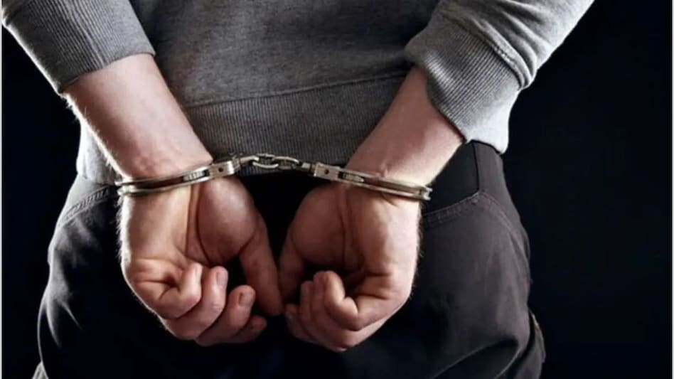 एक्स पर वीडियो पोस्ट कर धार्मिक भावनाएं आहत कीं, एक व्यक्ति गिरफ्तार एक्स पर वीडियो पोस्ट कर धार्मिक भावनाएं आहत कीं, एक व्यक्ति गिरफ्तार