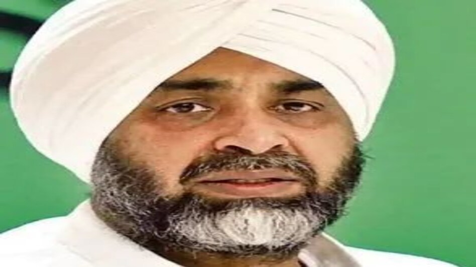 मनप्रीत बादल की तलाश जारी, सतर्कता ब्यूरो की टीम को चंडीगढ़ में घर की तलाशी लेने से रोका गया मनप्रीत बादल की तलाश जारी, सतर्कता ब्यूरो की टीम को चंडीगढ़ में घर की तलाशी लेने से रोका गया