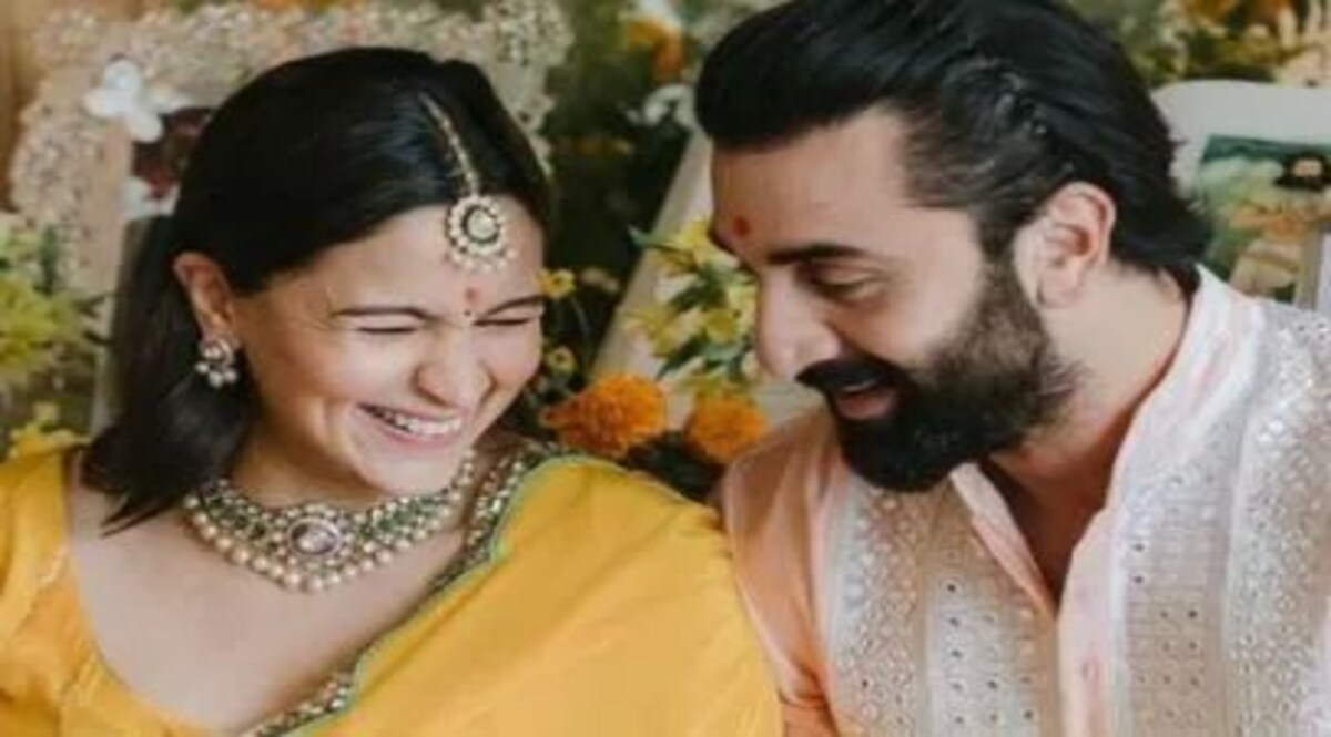 Mahadev Online Betting Case Ranbir Kapoor ED : सट्टेबाजी केस में रणबीर कपूर और श्रद्धा कपूर की ईडी के सामने पेशी Mahadev Online Betting Case