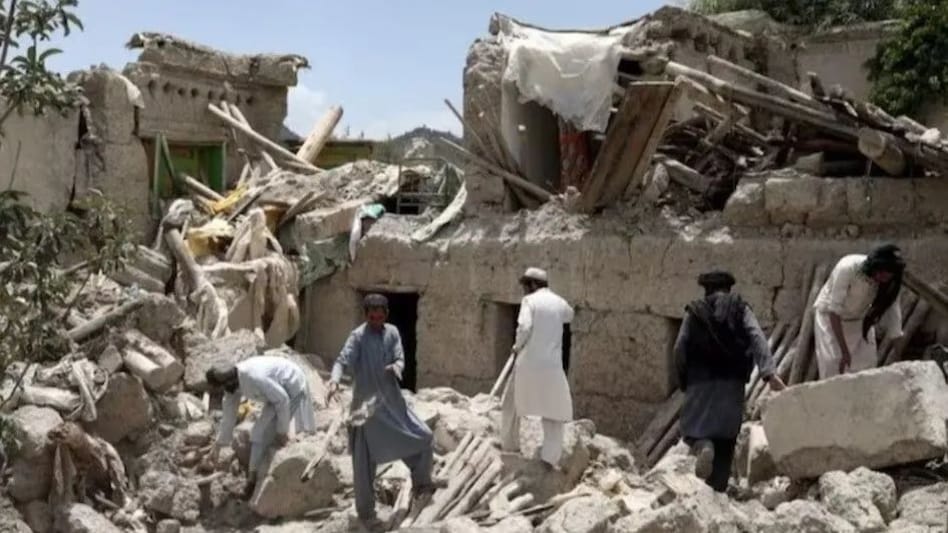 Afghanistan Earthquakes : अफगानिस्तान में शक्तिशाली भूकंप से 2 हजार लोगों की मौत, 400 से ज्यादा घर ध्वस्त Afghanistan Earthquakes : अफगानिस्तान में शक्तिशाली भूकंप से 2 हजार लोगों की मौत, 400 से ज्यादा घर ...