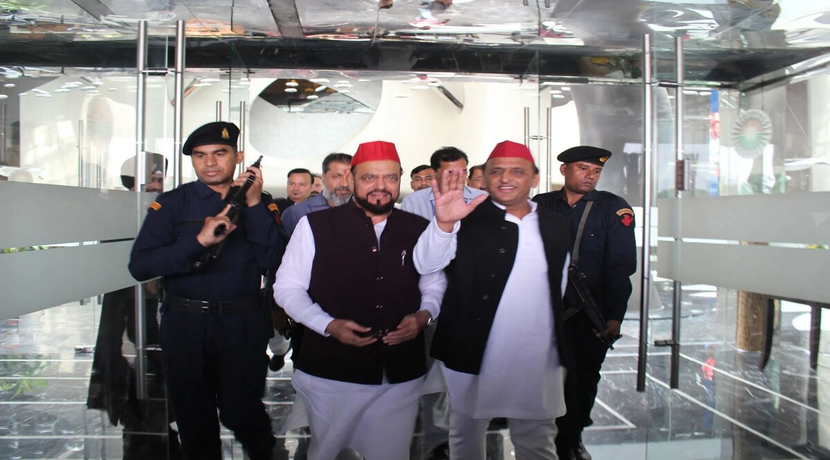 अखिलेश यादव के खास अबू आजमी के ठिकानों पर छापा, 250 करोड़ की बेनामी संपत्ति मिली Crime Tak