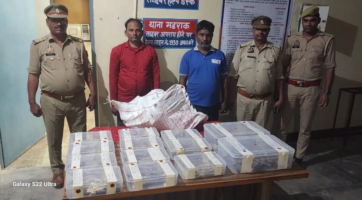 यूपी एसटीएफ़ ने अवैध हथियार बनाने वाले गिरोह का भंडाफोड़ किया, दो सरग़ना गिरफ़्तार, 315 के 33 तमंचे बरामद जाँच जारी