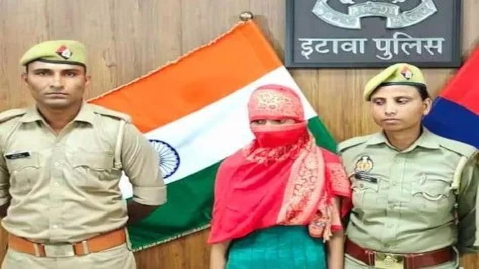 इटावा में 4 और 7 साल की बहनों की हत्या में बड़ा खुलासा, 20 साल की बड़ी सगी बहन निकली कातिल, वजह फोन पर चुपके से बात करती थी, दोनों छोटी बहनों ने की थी शिकायत इटावा में 4 और 7 साल की बहनों की हत्या में बड़ा खुलासा, 20 साल की बड़ी सगी बहन निकली कातिल, वजह फोन...