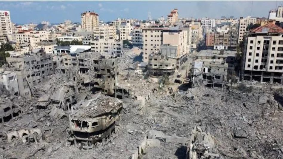 गाजा का इलाका बना इमारतों का कब्रिस्तान, 1500 आतंकी मारे, हमास के 2200 ठिकाने तबाह गाजा का इलाका बना इमारतों का कब्रिस्तान, 1500 आतंकी मारे, हमास के 2200 ठिकाने तबाह