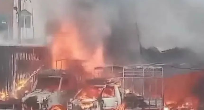 बेंगलुरु में पटाखा गोदाम में आग लगने की घटना में मरने वालों की संख्या बढ़कर 16 हुई जांच जारी