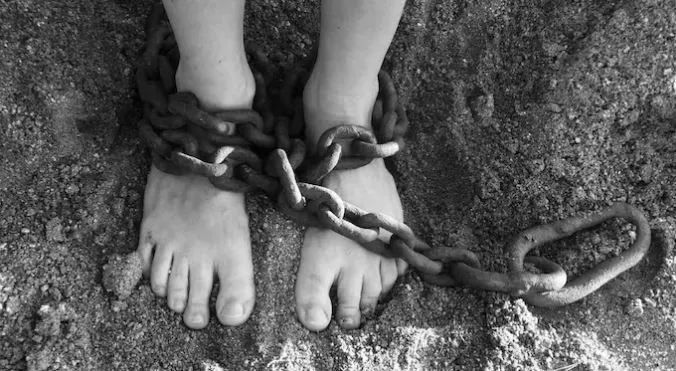 मथुरा में बच्चों को अगवा कर मंगवाते थे भीख, भीख वाले गिरोह के पांच सदस्य गिरफ्तार मथुरा में बच्चों को अगवा कर मंगवाते थे भीख, भीख वाले गिरोह के पांच सदस्य गिरफ्तार