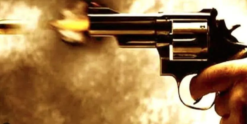 गंगानगर में कारोबारी की गोली मारकर हत्या, दो दर्जन अज्ञात बदमाशों ने पहले पीटा फिर गोली मार दी गंगानगर में कारोबारी की गोली मारकर हत्या, दो दर्जन अज्ञात बदमाशों ने पहले पीटा फिर गोली मार दी